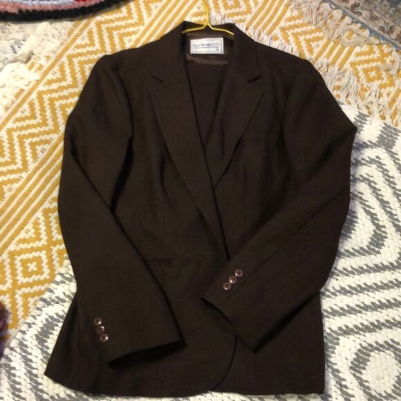 Vintage Levi’s Woman’s Suit! Blazer and Skirt Suit! Like NEW! - Picture 1 of 14